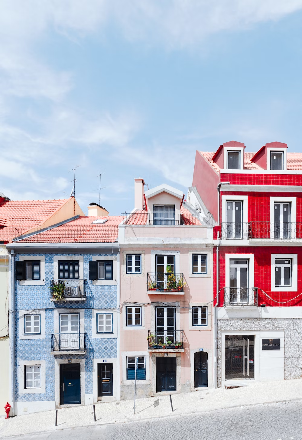 colorfull building lisbon